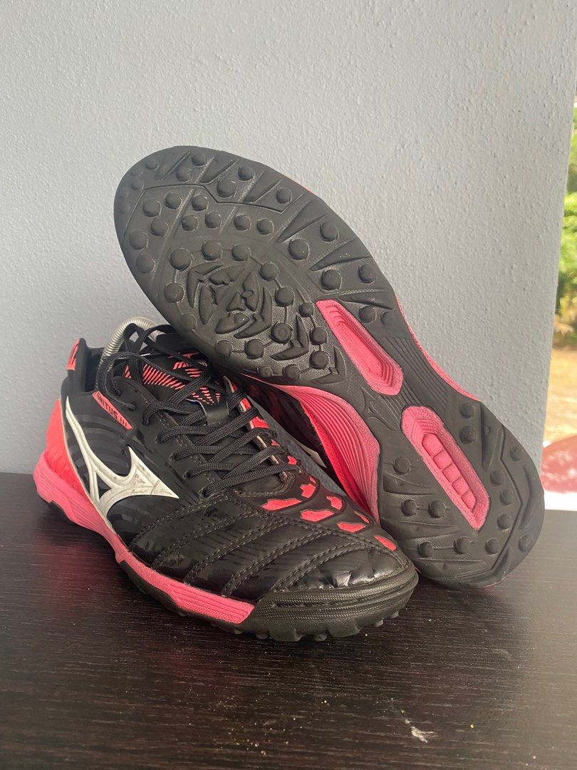 Mizuno Ignitus turf