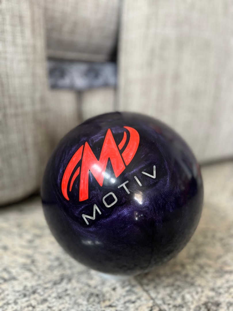 Motiv Supra Bowling Ball 13 Lbs, Sports Equipment, Sports & Games