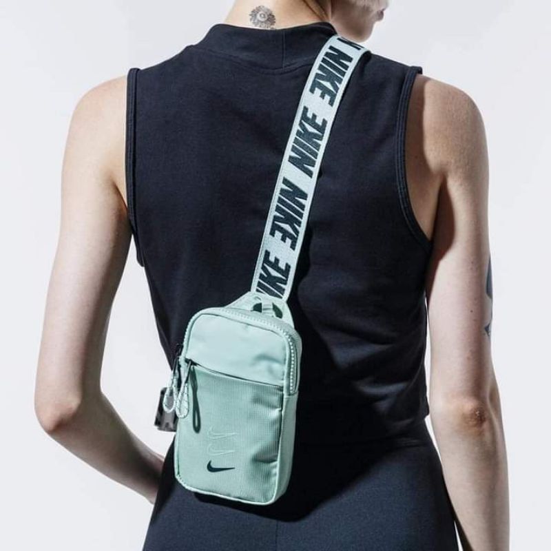 Nike Advance Crossbody Bag, Men's Fashion, Bags, Sling Bags on Carousell