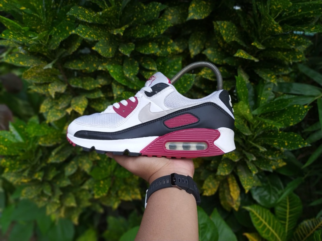 Nike Air Max 90 New Maroon, Fesyen Pria, Sepatu , Sneakers di Carousell