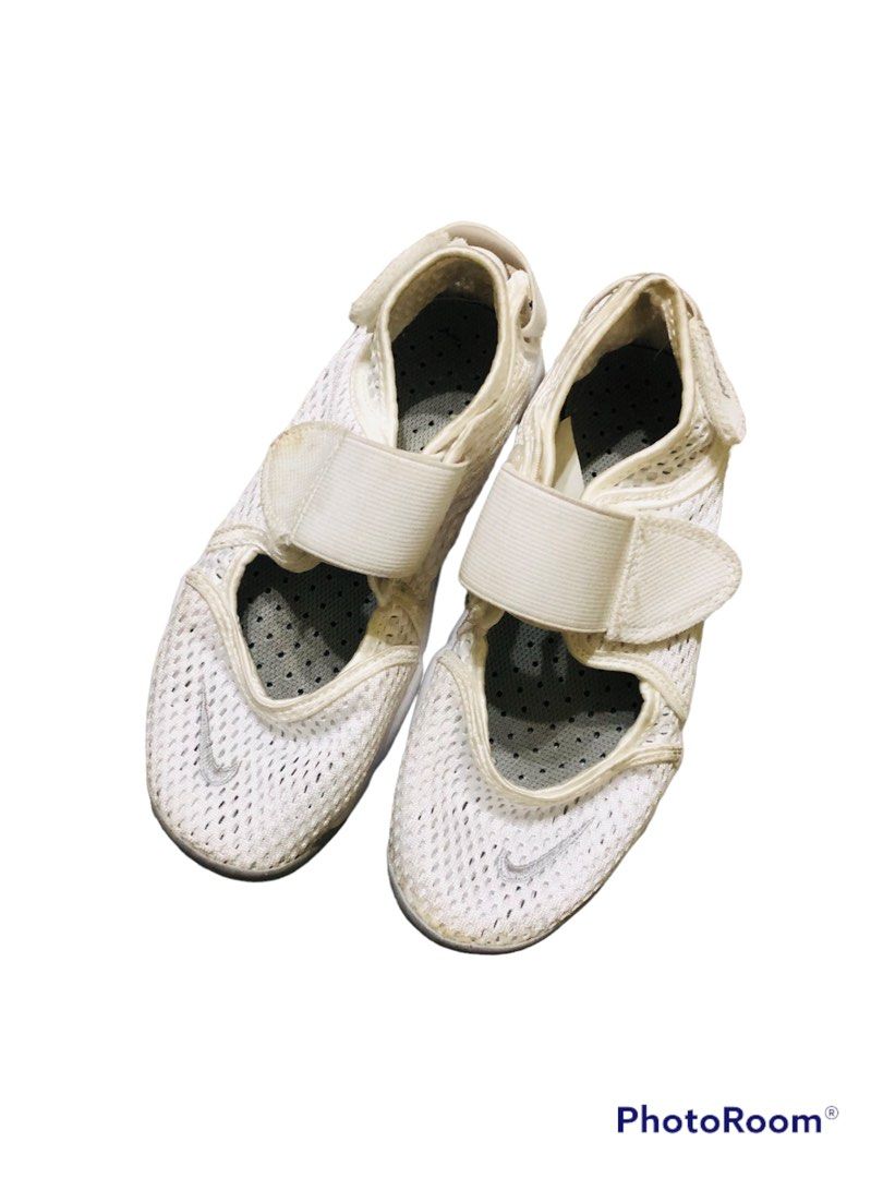 Nike rift baby top