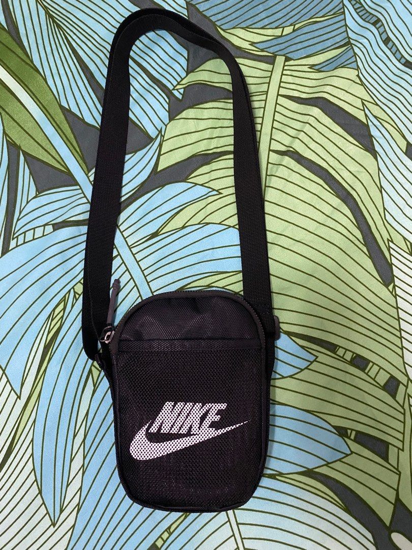 NIKE crossbody bag, Men's Fashion, Bags, Sling Bags on Carousell