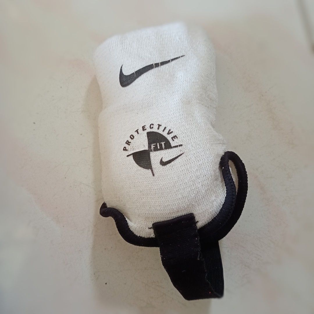 Nike protective fit ankle, Sports Equipment, Other Sports Equipment and