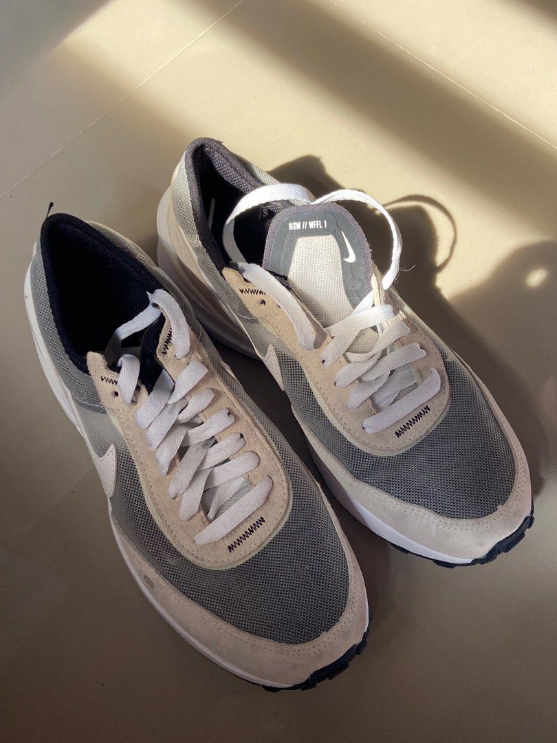 womens nike waffle