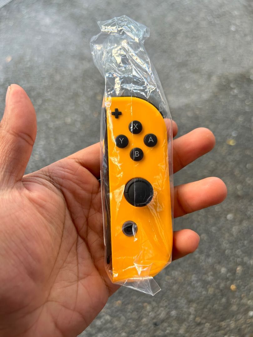 Nintendo Switch Joycon (Right side), Video Gaming, Gaming Accessories, Controllers on Carousell
