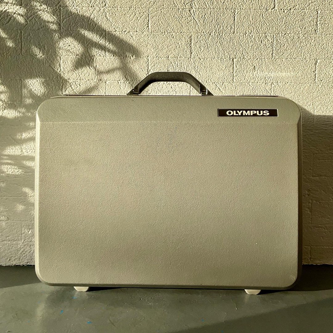 Olympus briefcase with Samsonite keys in good vintage condition, Men's