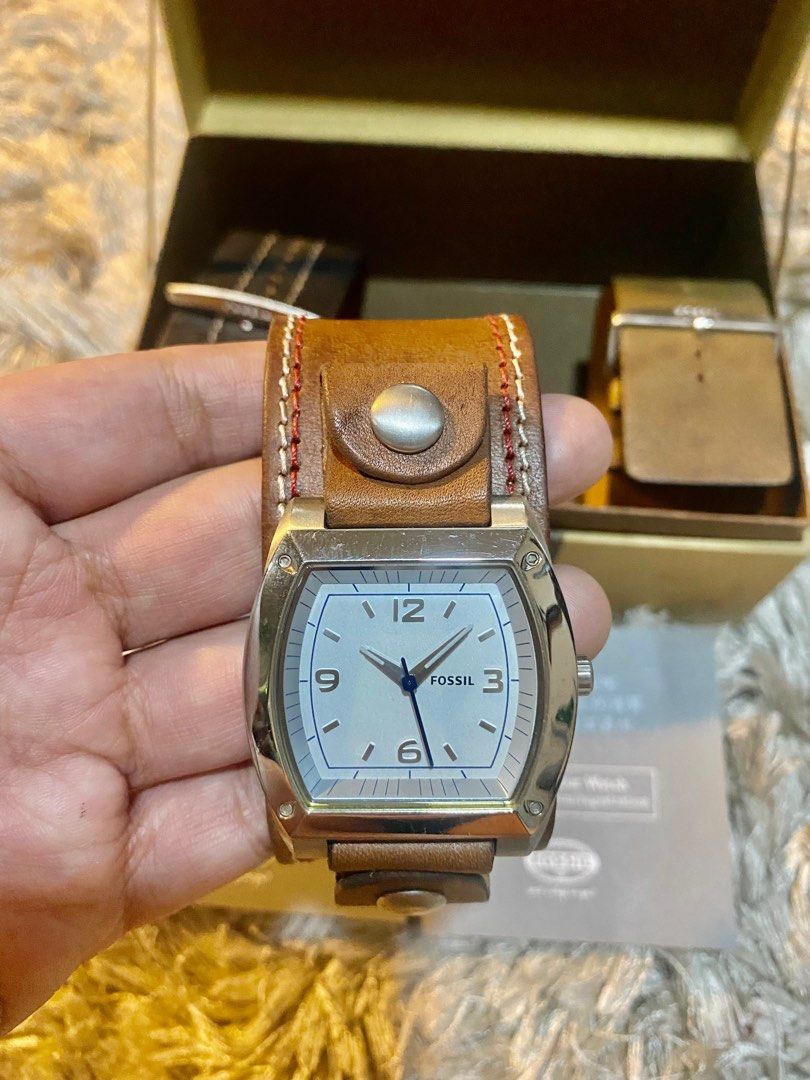 Fossil watch hot sale square leather