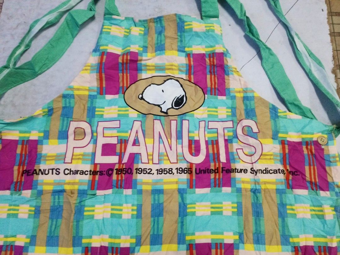 Peanuts Snoopy Apron., Furniture & Home Living, Kitchenware