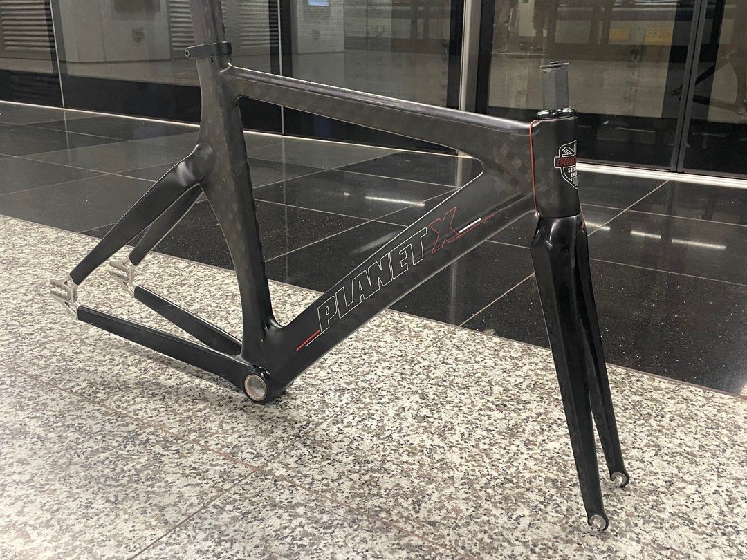 X Full Carbon Fibre track Frameset, Sports Equipment, Bicycles