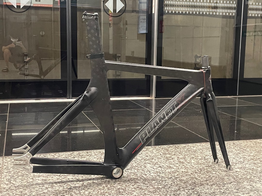 X Full Carbon Fibre track Frameset, Sports Equipment, Bicycles