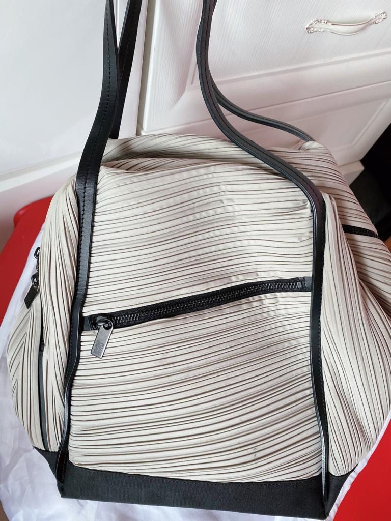 Pleats Please Issey Miyake small black bag, Fesyen Wanita, Tas & Dompet di  Carousell