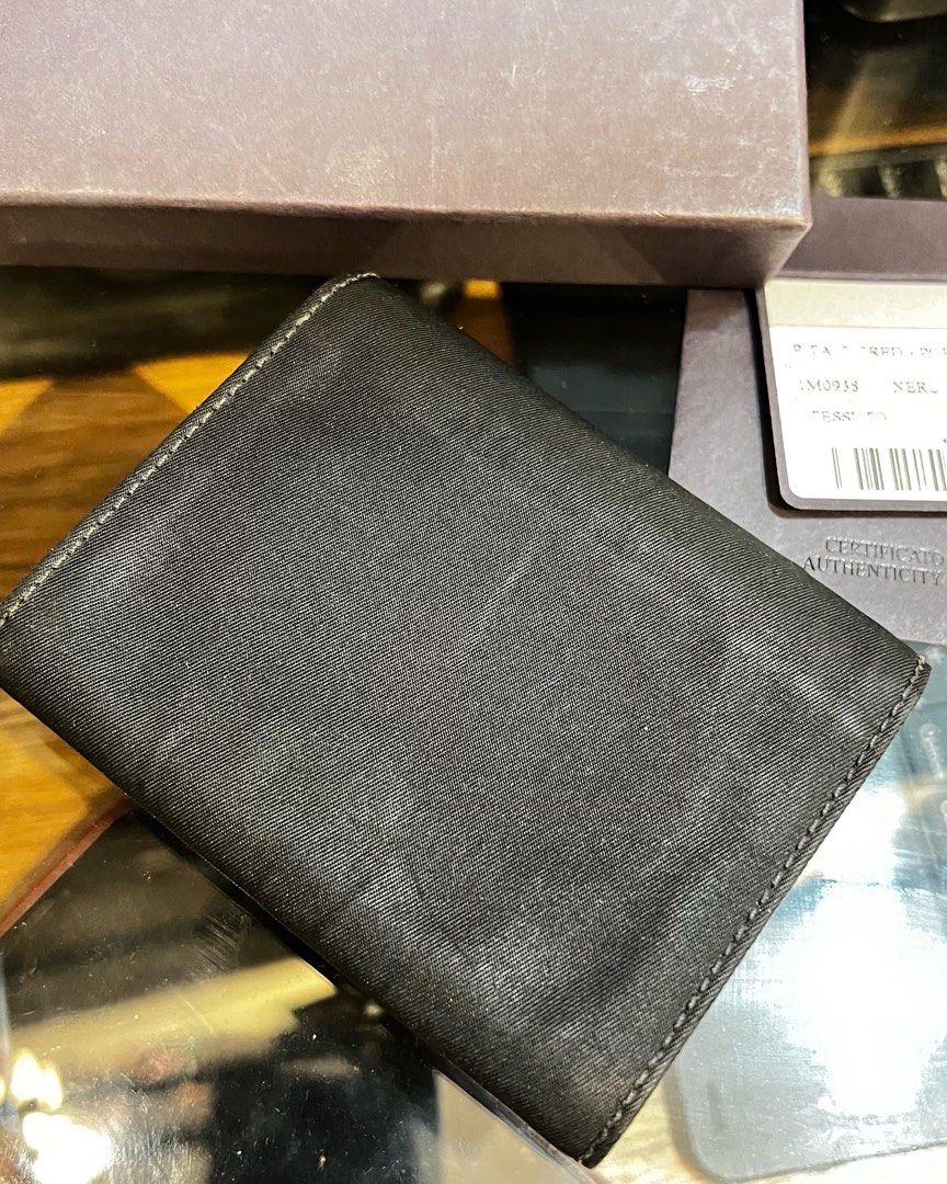 Prada card holder (Category: Luxury Bags & Wallets) located in Cavite. Submitted by rraaa32 (Listing ID 1199892485, Image 3). Description: .