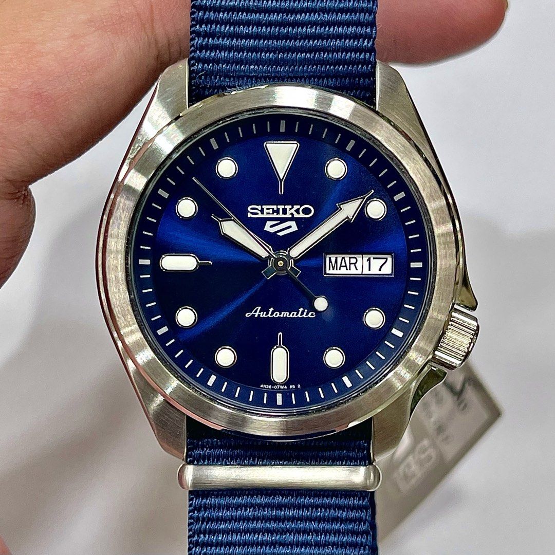 Seiko 5 Sports Blue Sunburst dial on blue nato strap SRPE63K1