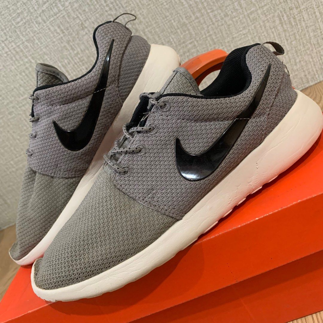 Sepatu nike roshe run outlet sneakers