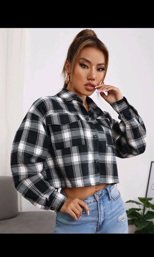 SHEIN PETITE Flap Pocket Crop Denim Jacket