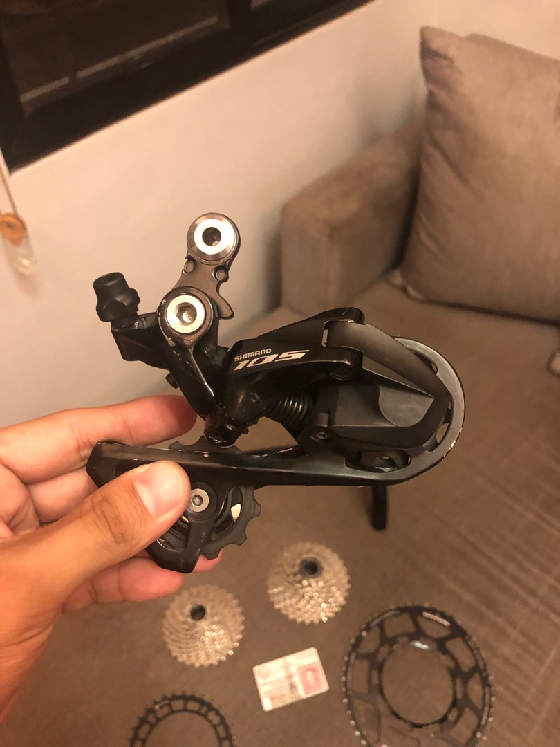 Shimano 105 R7000 Rear Derailleur, Sports Equipment, Bicycles & Parts, Bicycles on Carousell