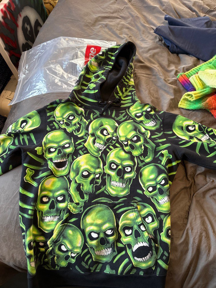 Supreme skull pile hoodie, Men's Fashion, Coats, Jackets and ...