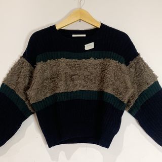 Sweater lengan balon