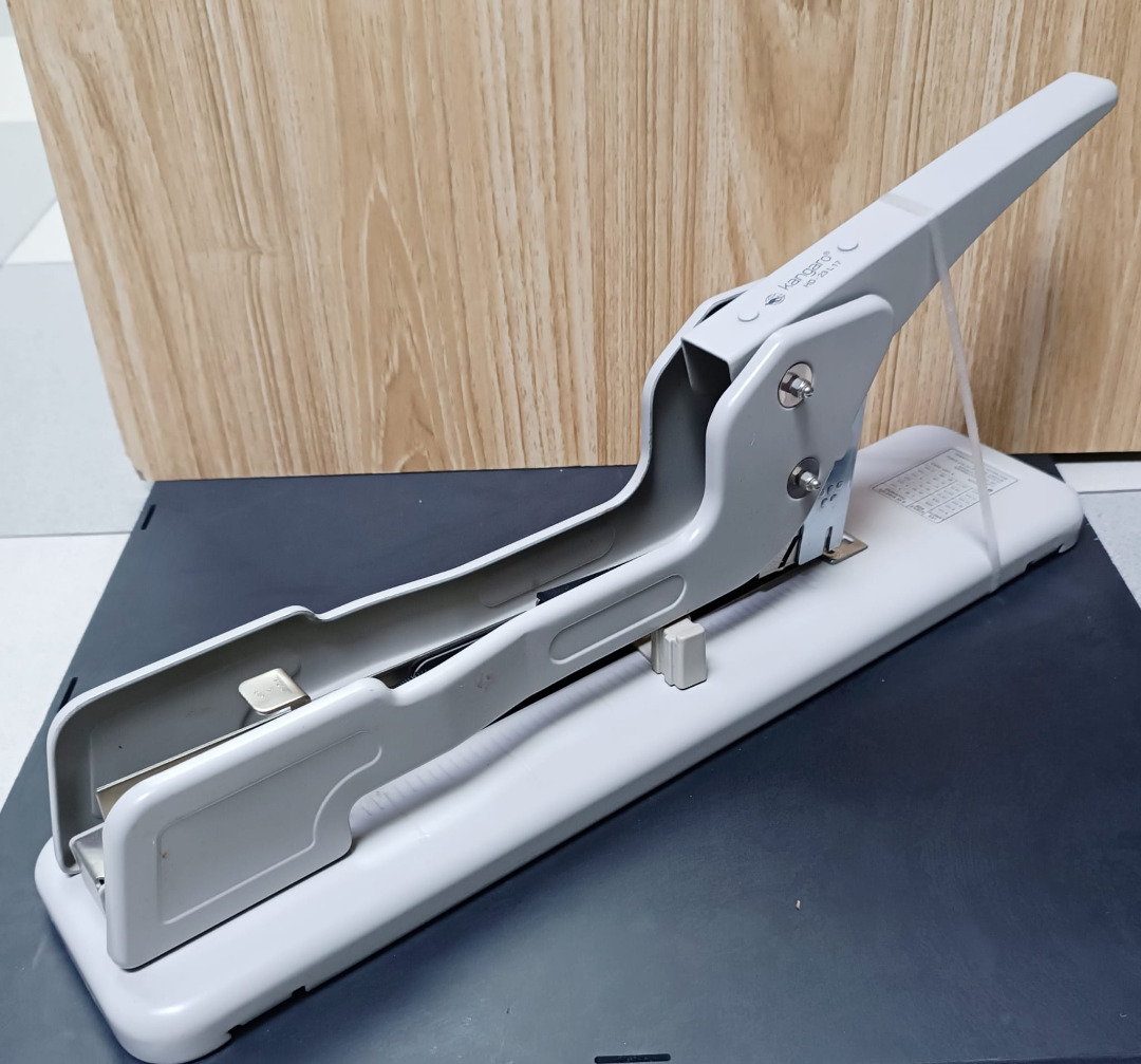TPKANGARO HEAVY DUTY STAPLER HD23L17, Everything Else on Carousell