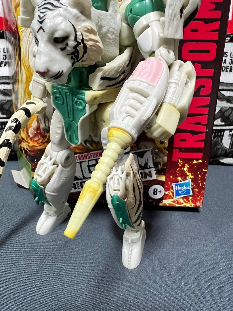 Transformers WFC Kingdom Tigatron Beast Wars, Hobbies & Toys, Toys