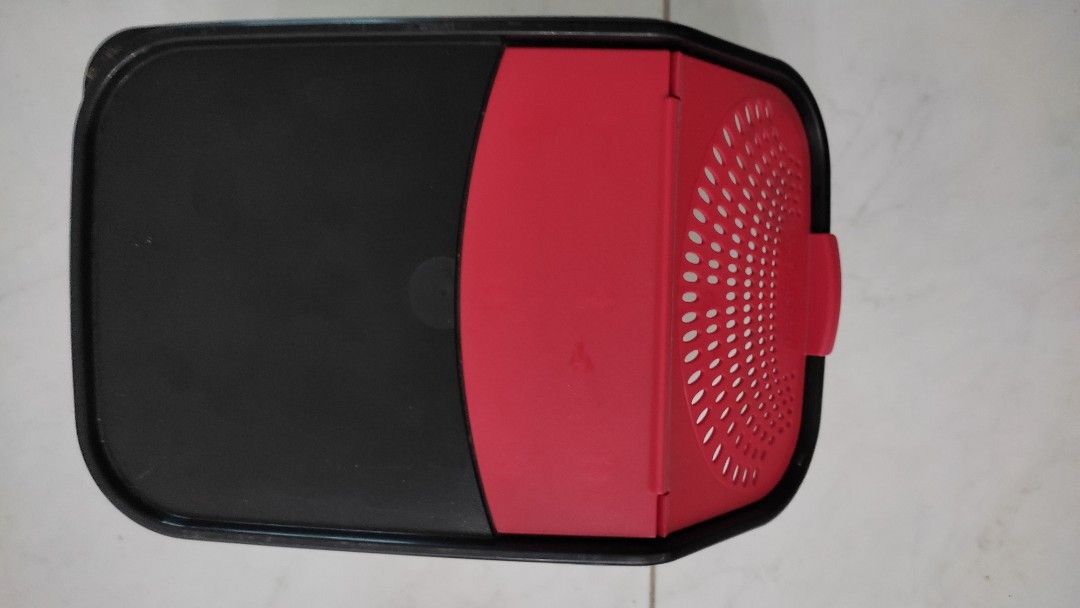 Tupperware garlic keeper 3L, Furniture & Home Living, Kitchenware