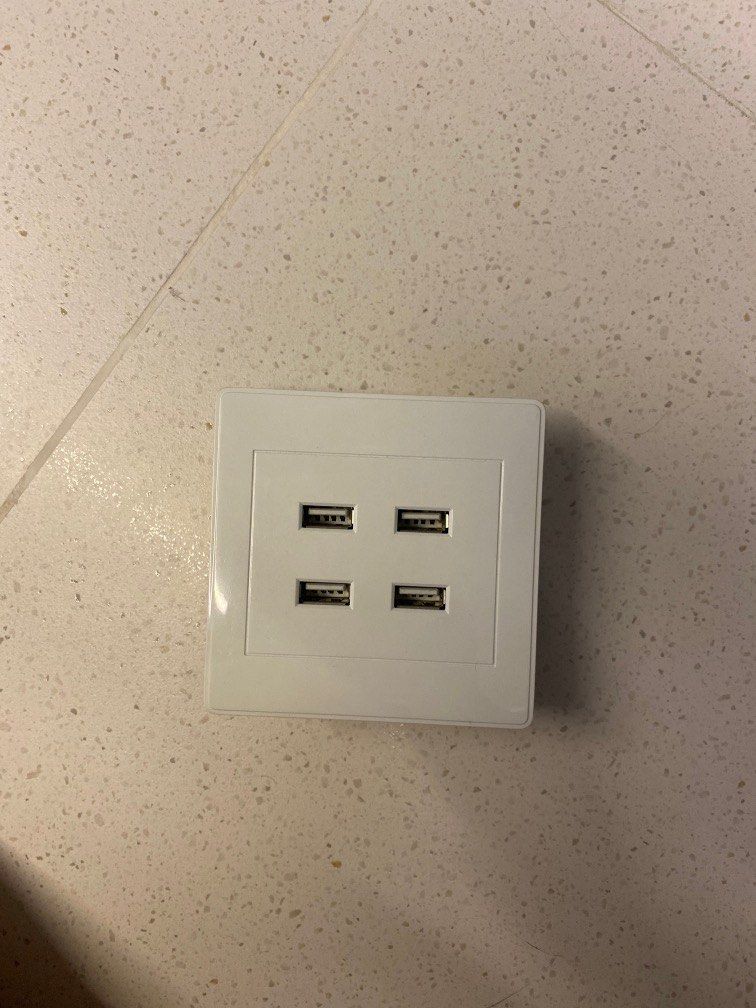 USB socket (Category: Electrical, Adaptors & Sockets) located in Singapore. Submitted by poppiespops (Listing ID 1199929657, Image 1). Description: .