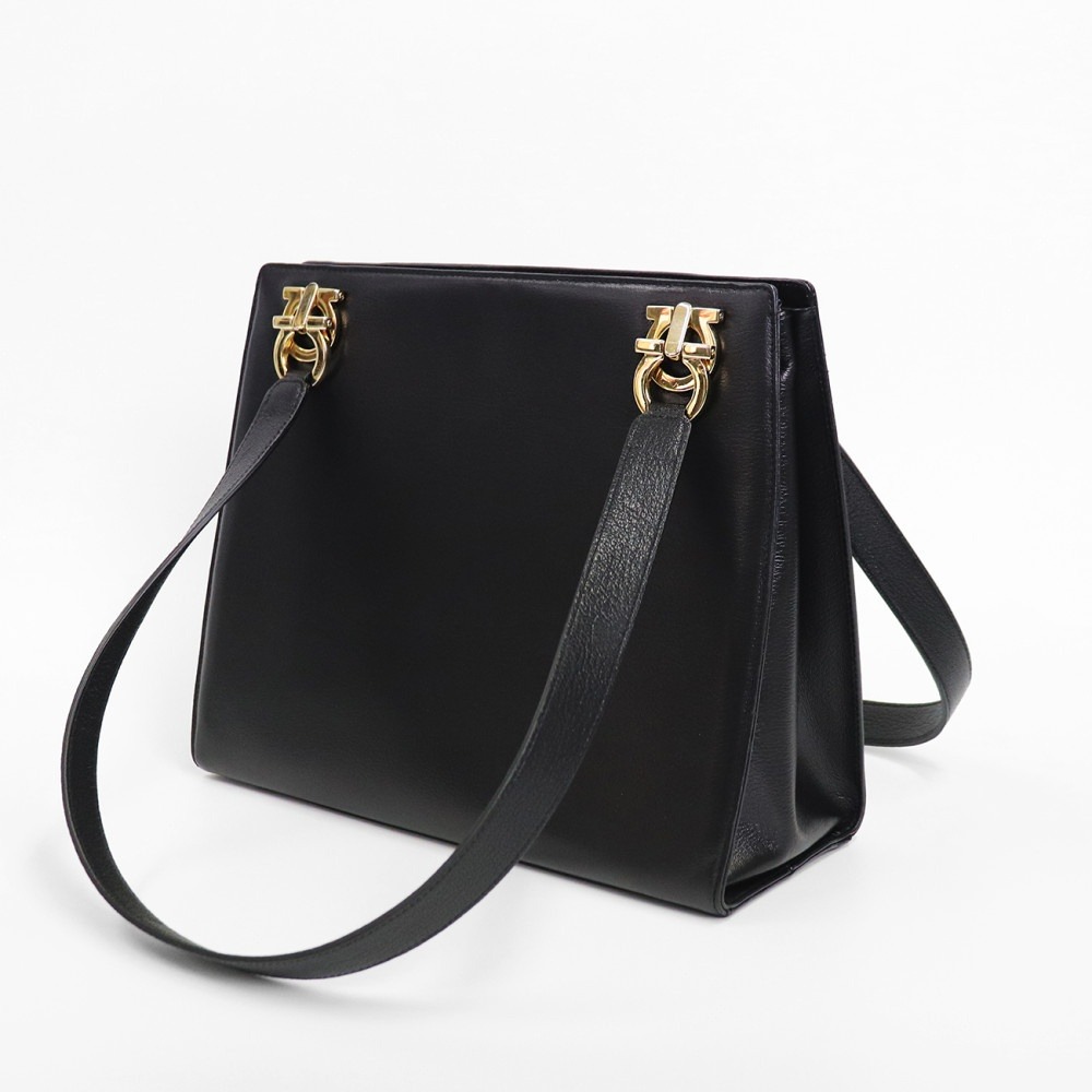 Ferragamo Women's Orecchini Gancini Perla Gold main image 1