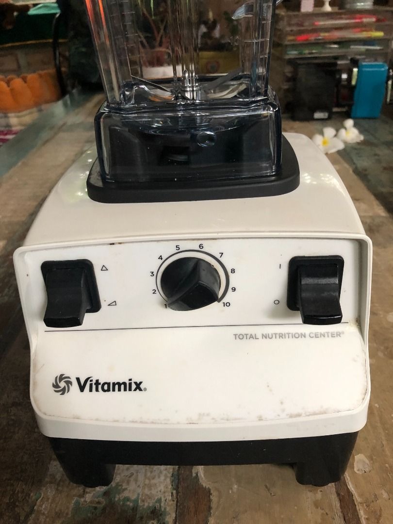 VITAMIX VM0109, Lightly used. BASE only for sale. Motor is still in