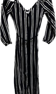 (Category: ) located in . Submitted by declutteringthycloset (Listing ID 1199982908, Image 1). Description: .