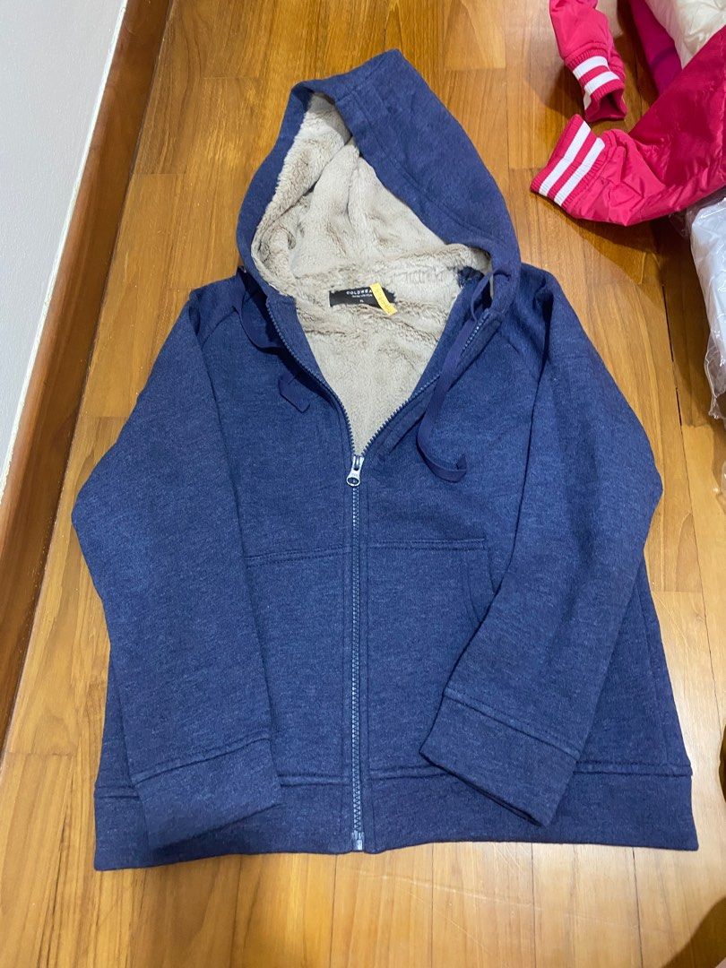 Winter Jacket (Category: Babies & Kids Fashion) located in Singapore. Submitted by babiestnt (Listing ID 1199914912, Image 2). Description: Wore once for japAn. Super soft cotton n inner soft fleece material. Suitable for boys age 12 (+-). Just got back from laundry .