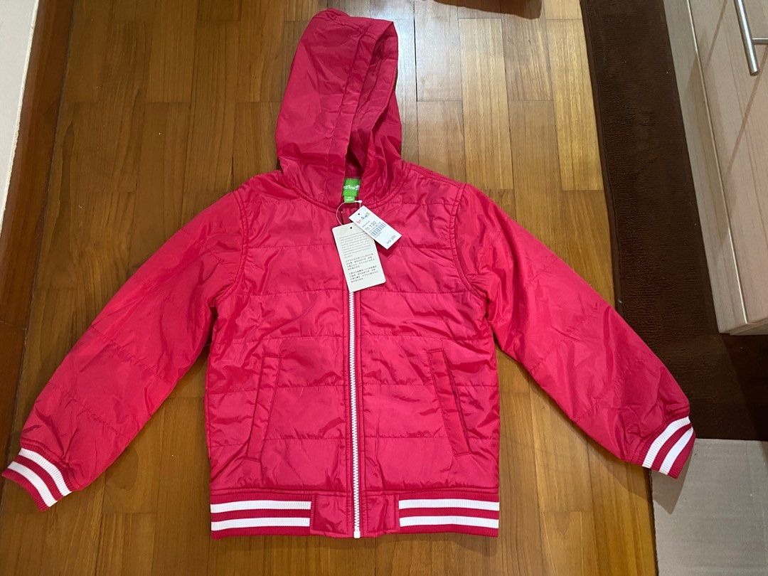 Winter Jacket (Category: Babies & Kids Fashion) located in Singapore. Submitted by babiestnt (Listing ID 1199918128, Image 1). Description: Bossini brand new . Good material and soft. Suitable for girls 8-9 girls old . .