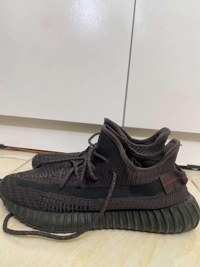 Yeezy Boost 350 V2 'Black Non Reflective'”, Fesyen Pria, Sepatu