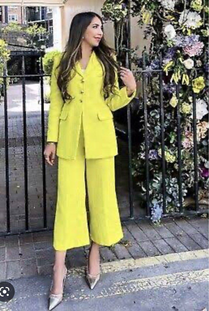 Zara Texturized Lime Green Blazer and Pants (Category: Coats, Jackets and Outerwear) located in Taguig. Submitted by 5erap (Listing ID 1199998160, Image 1). Description: Brand new with tag Original price almost 10k.