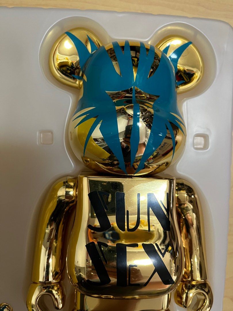 2006年isetan 伊勢丹120周年金色電鍍sun sex MADSAKI Bearbrick