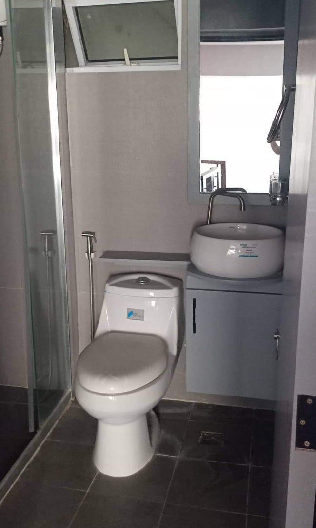 Affordable rent to own condo in Fort Victoria bgc, Victoria De Manila