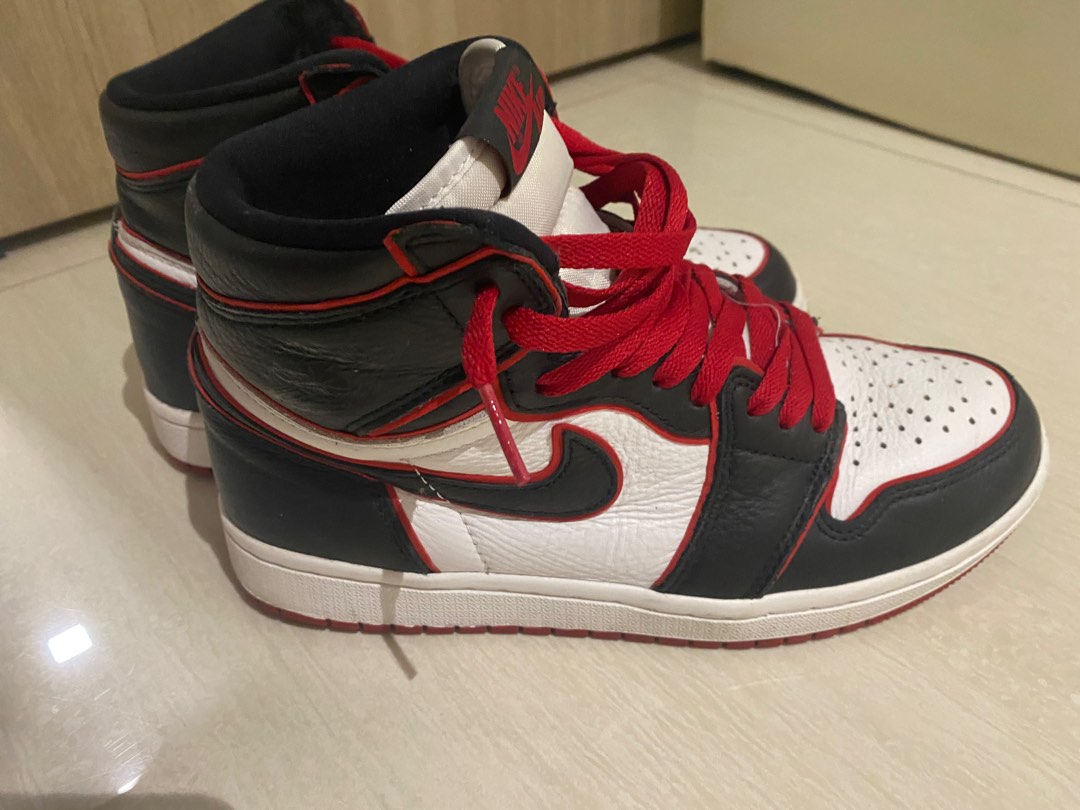 harga air jordan 1 bloodline