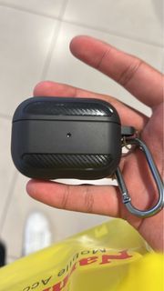 Airpods Pro With Black Casing And Silver Carabiner or clip LOST! LF