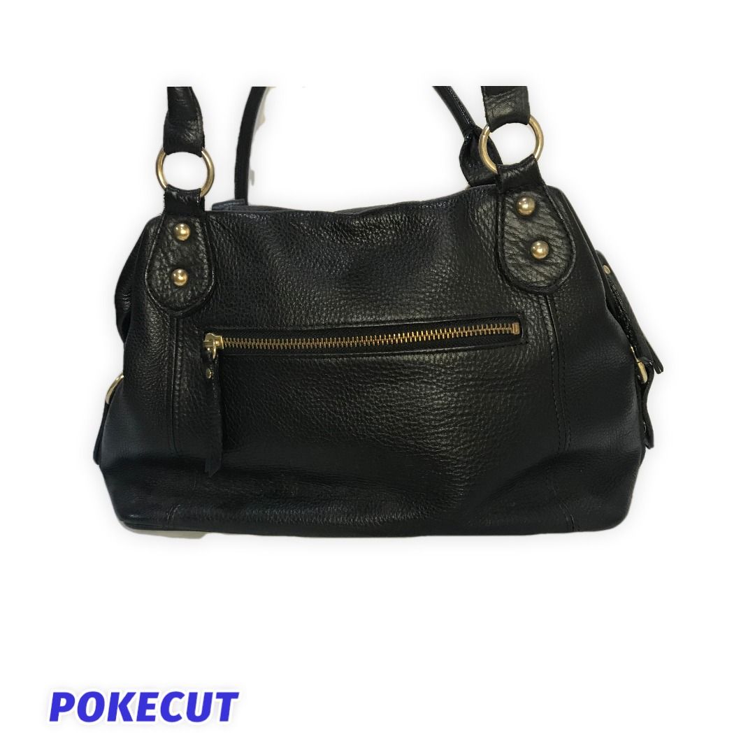 👜Authentic Japan Black Leather Bag (Category: Luxury Bags & Wallets) located in Manila. Submitted by ichealann (Listing ID 1194483933, Image 3). Description: 👜Authentic Japan Black Leather Bag • Condition: 10 /10 😍 ₱550 ❌ NO to bogus buyers/bogus buyers will be posted. #bagsph #bags #japanbags #japanbagsph #bagsforsale #bagslover #bagsaddict #bagshop #bagshopping #bagshoponline #originalbagsph #originalbagmurah #originalbagsforsaleph 💯💯 GRAB