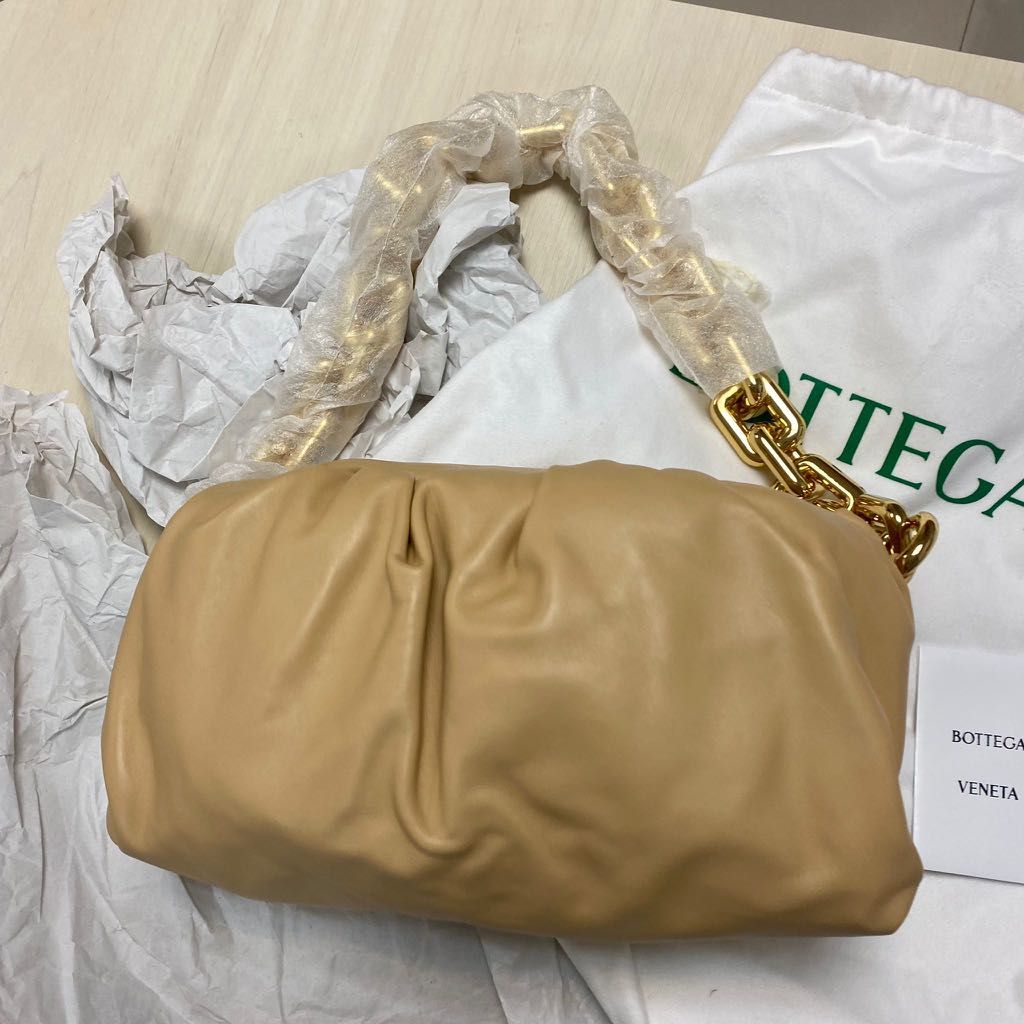 Bottega veneta cloud clutch discount