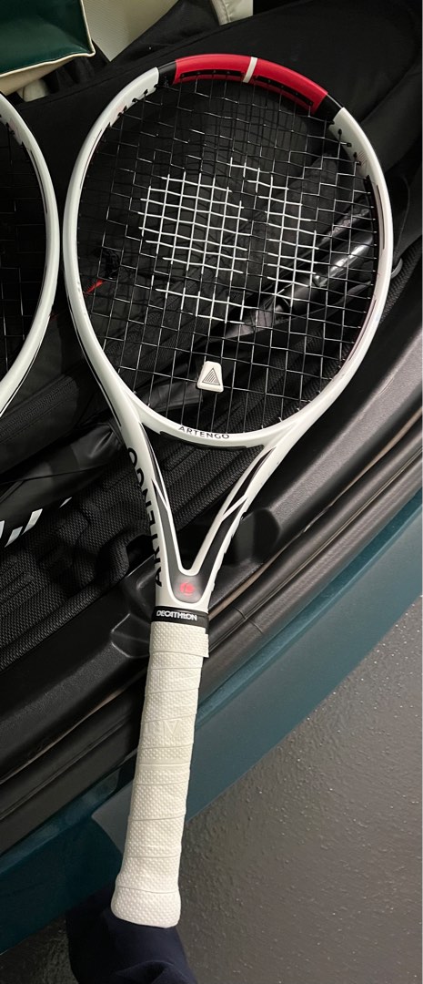Decathlon Tennis Racket 網球拍, 運動產品, 運動與體育, 運動與體育 - 球拍和球類運動 - Carousell