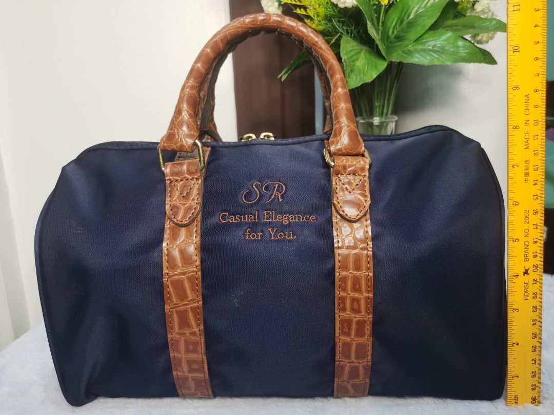 Doctor's bag (Category: Tote Bags) located in Tarlac. Submitted by chichibellscollections (Listing ID 1194526933, Image 2). Description: FIXED PRICE!!! Nylon and leather material For bag details, please check and examine attached photos. ❌ No COD ❌ No cancellation ❌ No return, no exchange DON'T EXPECT PERFECTION SINCE THESE ARE PRELOVED BAGS. 🔥 BAWAL SA MAARTE, PWEDE SA MADISKARTE. PRICE + SHIPPING FEE 1-2 days reservation only. PAYMENT FIRST PO