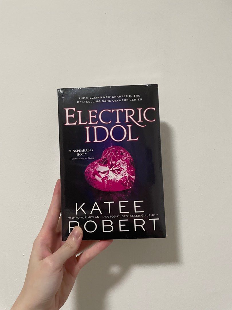 Electric idol by Katee Robert, Hobbies & Toys, Books & Magazines