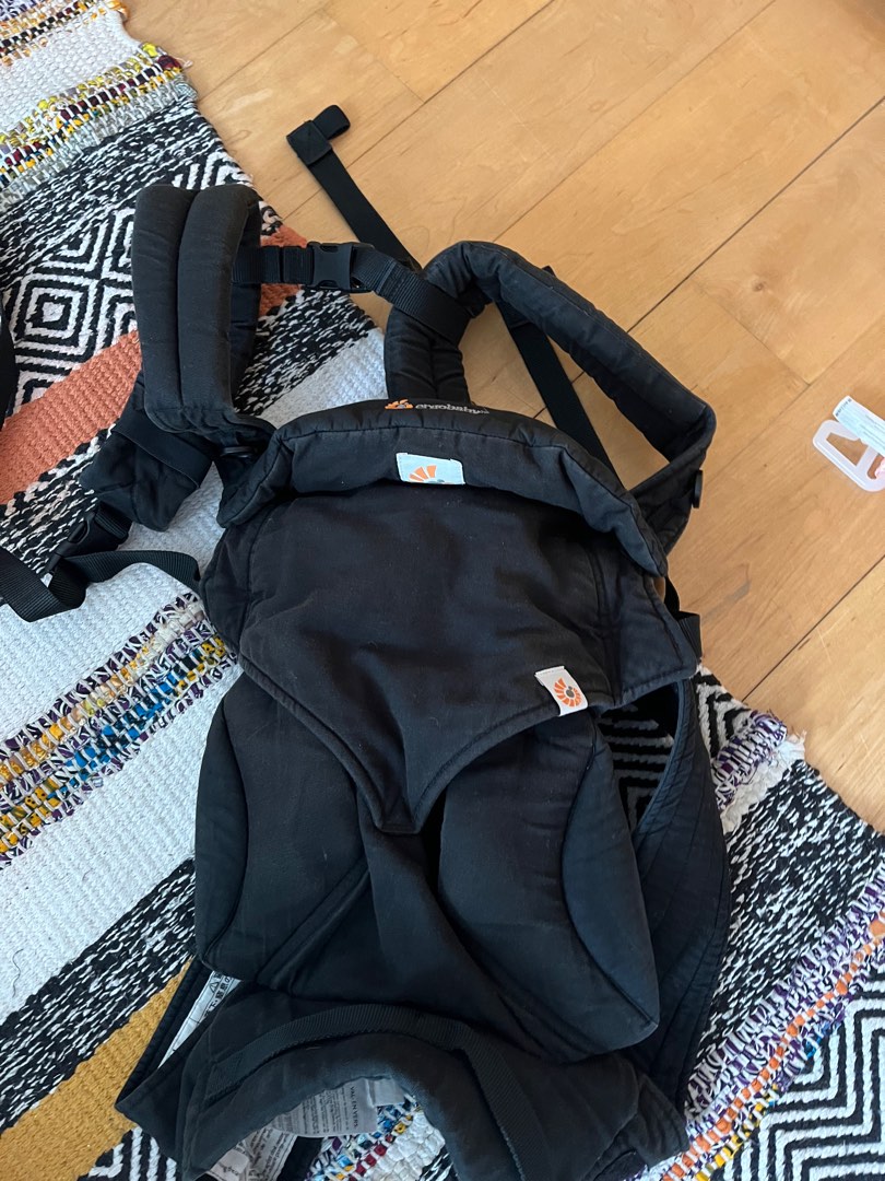 Ergo 360 with infant insert, Babies & Kids, Going Out, Carriers