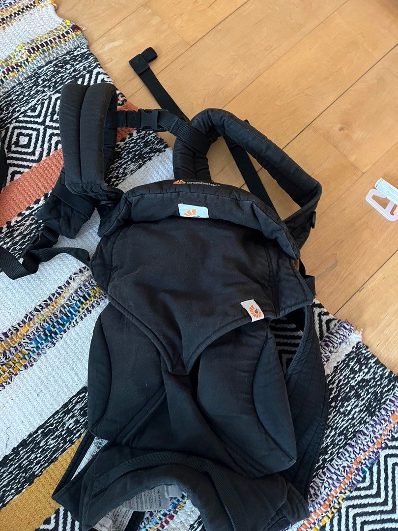 Ergo 360 with infant insert, Babies & Kids, Going Out, Carriers