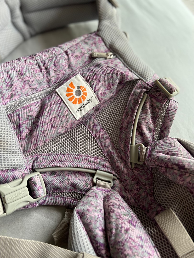 Ergobaby Omni 360 Cool Air Mesh Pink Digi Camo baby carrier