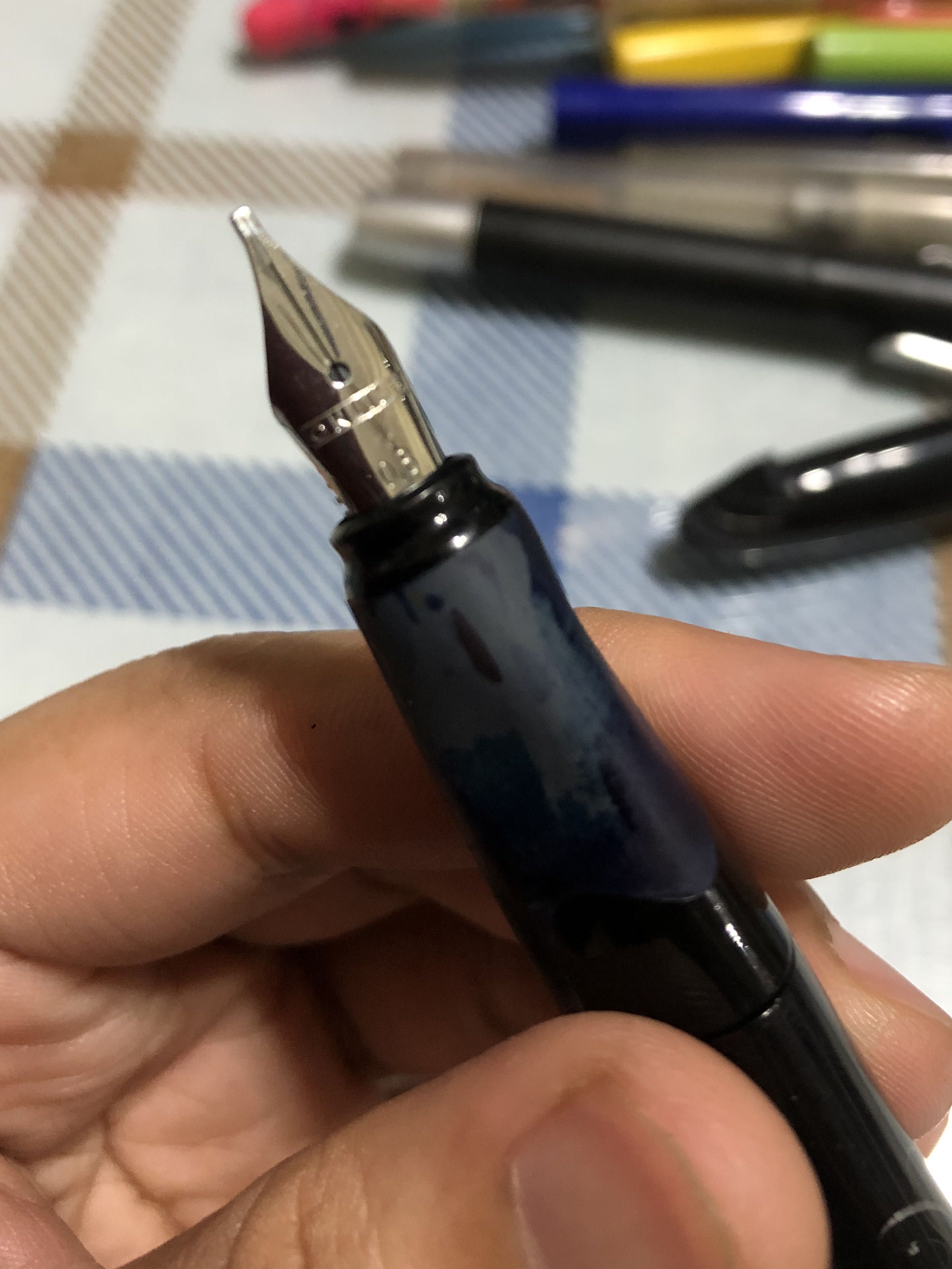 Flat tip calligraphy pen