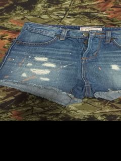 (Category: ) located in . Submitted by lenborbs (Listing ID 1194418887, Image 1). Description: .