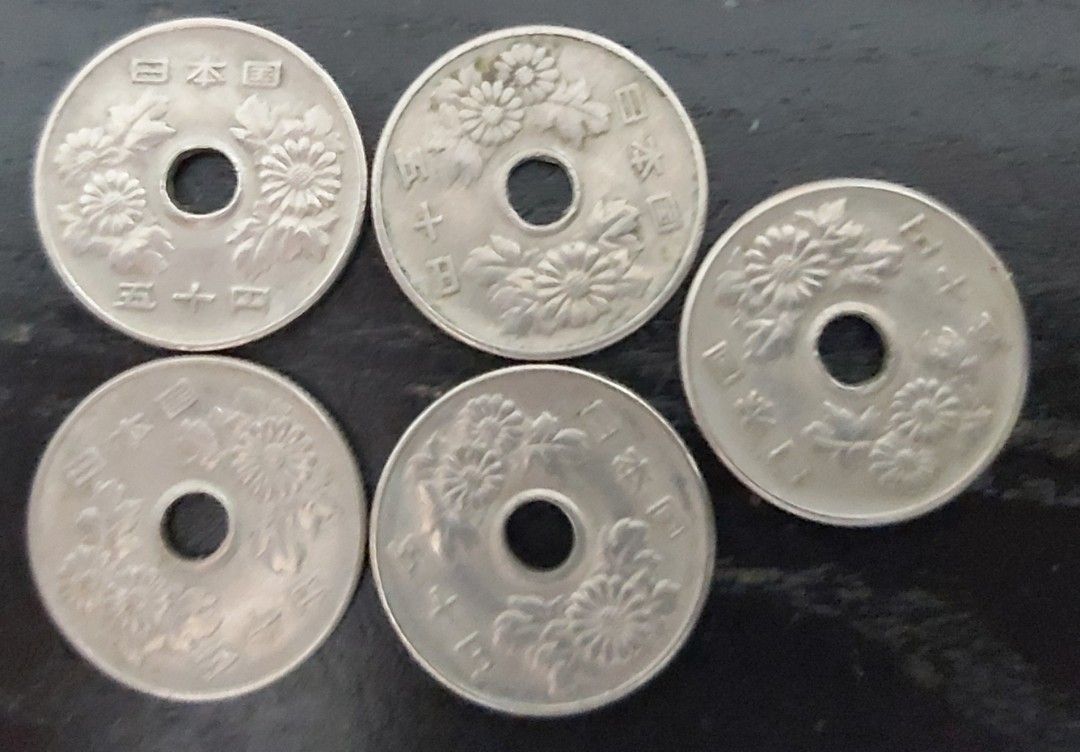 Japan Yen 5pcs 50 yen coin - Total 250yen, Hobbies & Toys, Memorabilia &  Collectibles, Currency on Carousell