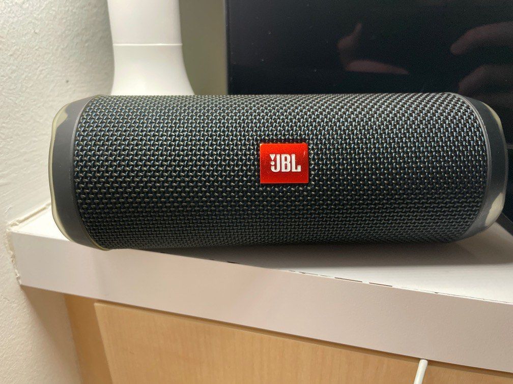 Jbl charge sales 3 voice assistant