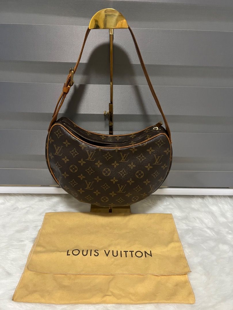 Sold at Auction: AUTHENTIC LOUIS VUITTON CROISSANT MM MONOGRAM CANVAS  SHOULDER BAG